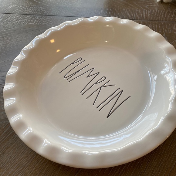 Rae Dunn “PUMPKIN” pie 9” baking dish - Picture 4 of 4